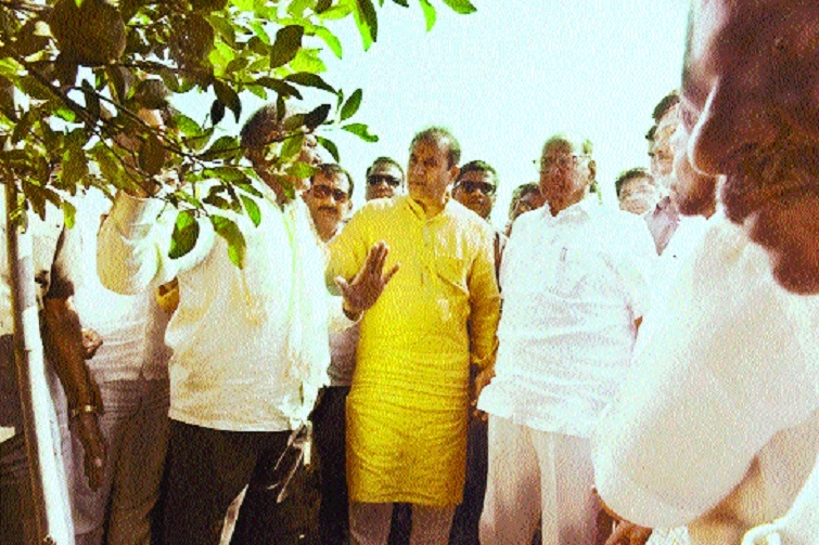 pawar reviews crop damage in katol narkhed the hitavada pawar reviews crop damage in katol