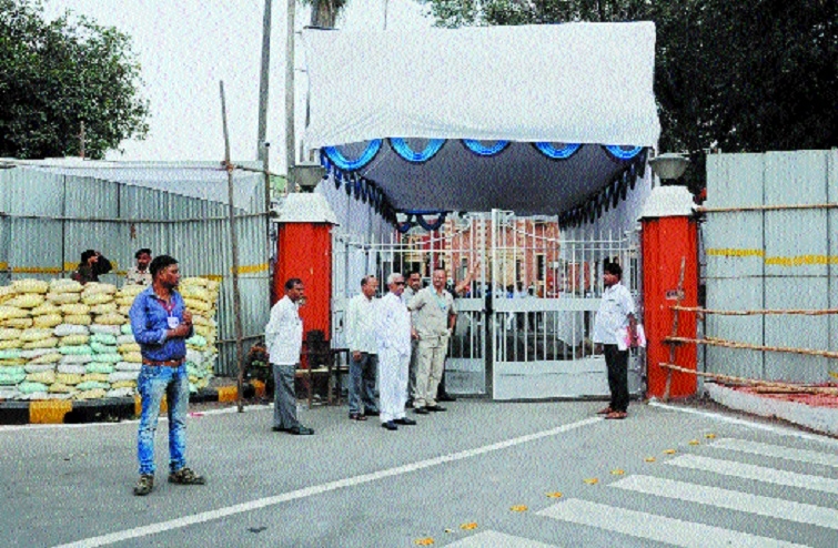 Oppn to use every weapon 