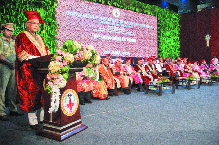 Youths Should Embrace Simplicity Of Mahatma Gandhi Tn Governor The Hitavada Santander phone number company name: youths should embrace simplicity of