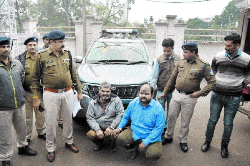 2 held for duping many of