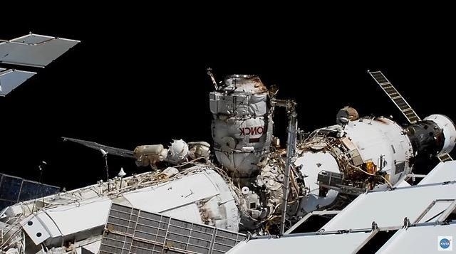 spacewalk_1  H 