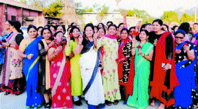 Women celebrating Fulotsa