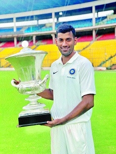 Akshay Wakhare trophy_1&n