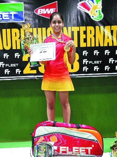 Ritika with gold medal _1