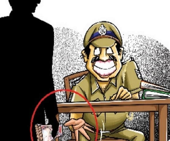 API, PSI caught taking bribe from head constable - The Hitavada
