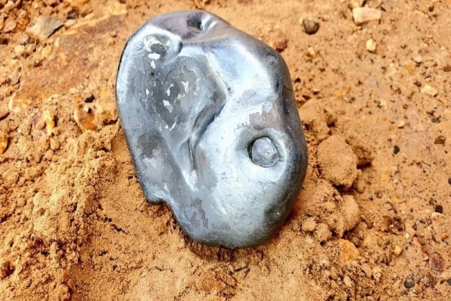 Meteorite like object_1&n