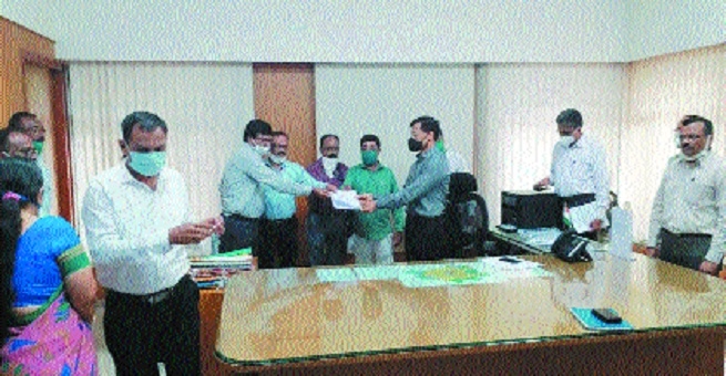 Civic officers_1 &nb