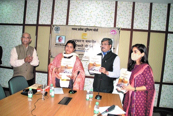 Dignitaries launching_1&n