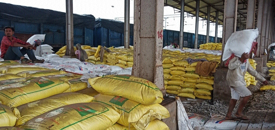 Busy freight loading _1&n