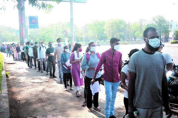 queue at Subhas School _1