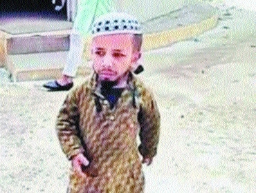 2ft tall UP man finally g