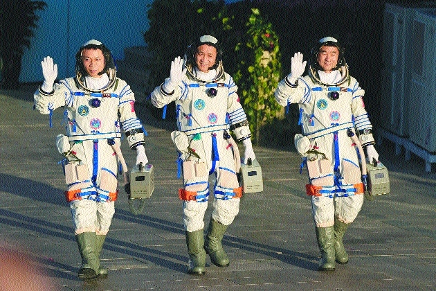 Three Chinese astronauts_