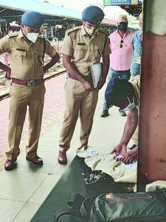 RPF seizes brown sugar _1