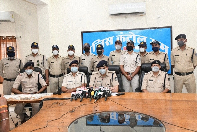 City cops bust gang_1&nbs