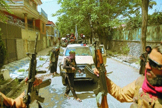 Afghans protest Taliban_1