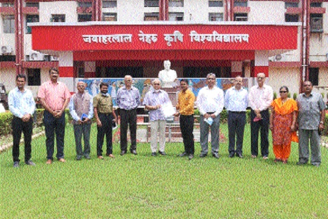  Dr Pradeep Kumar Bisen _