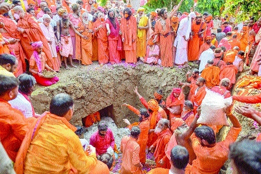 Akhara Sadhus perform _1&