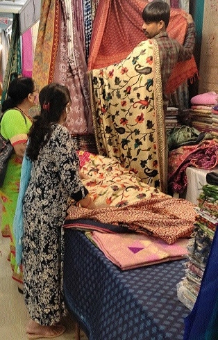 traditional dress_1&nbsp;