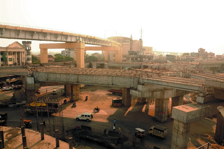 Disastrous ensemble of pillars