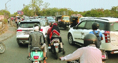 Commuters daily try luck while  crossing
