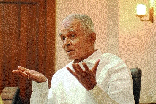 Dr Shantaram Balwant Mujumdar