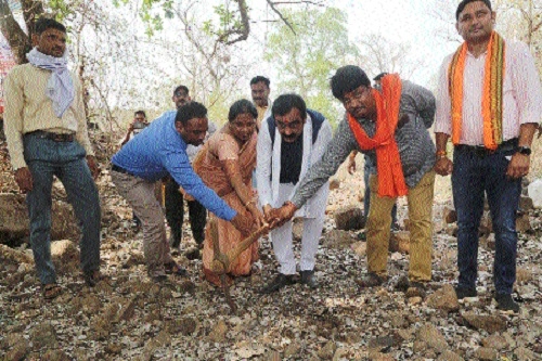 MP Singh lays stone