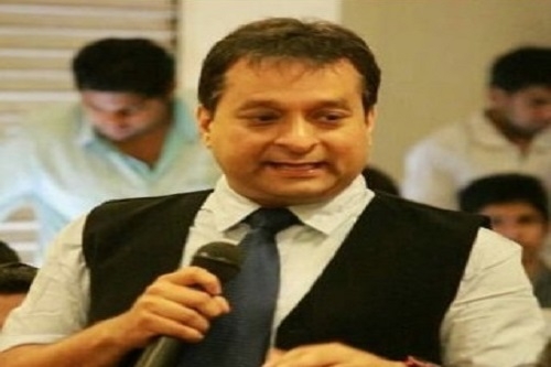 Singaporeans approach city 