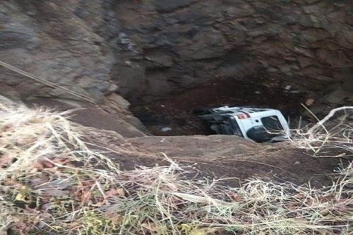 7 killed as jeep plunges