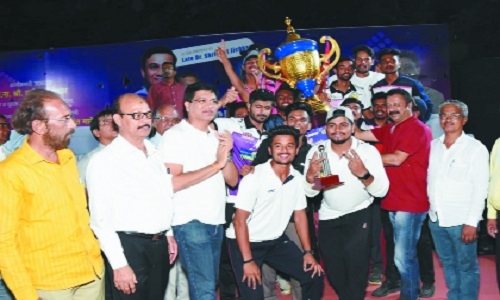 clinch cricket title