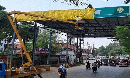 MCC into effect; political banners, posters removed - Vimarsana News