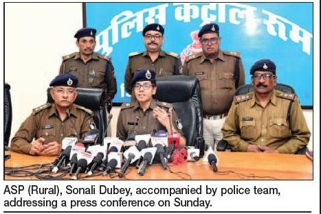 Wife, lover, two othersheld for cold-bloodedmurder of husband - Vimarsana News