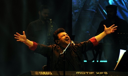 Bheegi bheegi raaton mein