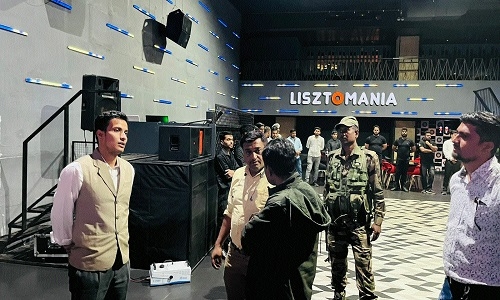Admn raids Lisztomania club 