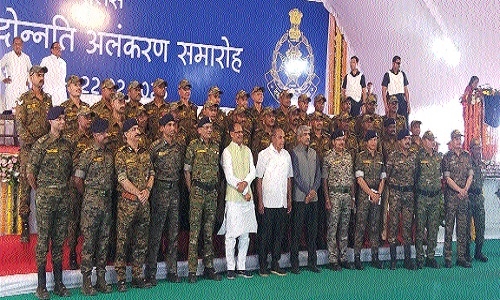 CM honours 55 jawans in Balaghat