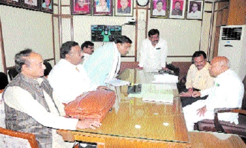 Cong stages walk out