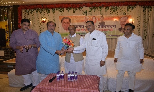 Cong holds meet 