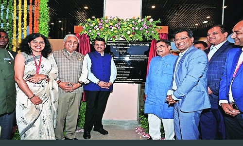 Gadkari, Fadnavis visit Tech Mahindra