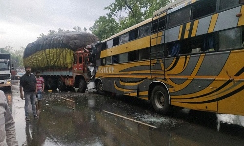 22 injured in bus-truck head