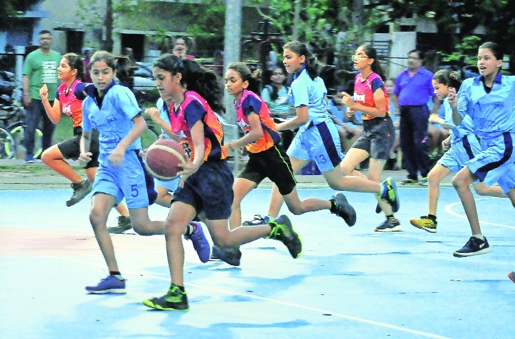 Players of DKM and SKS 