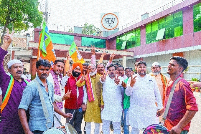 Clean sweep for BJP in UP mayoral polls