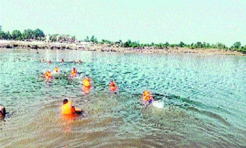 girls drown in Narmada