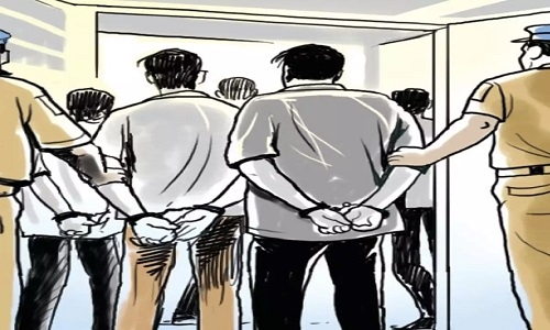 Cops smartly foil extortion bid