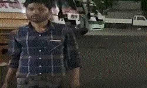 Dindori couple carry newborn's body in bag on being denied ambulance - Vimarsana News