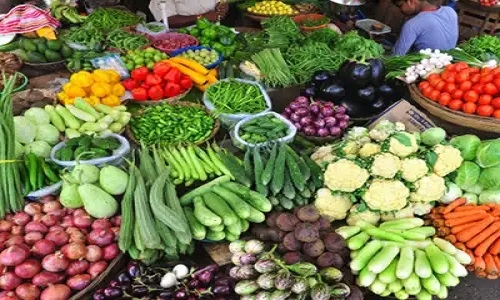 Lower supplies lift vegetable prices - Vimarsana News