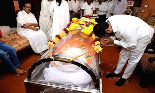 Veteran actress Sulochana cremated with state honours