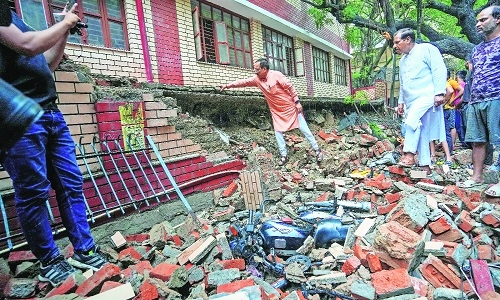 Unseasonal snowfall, rains