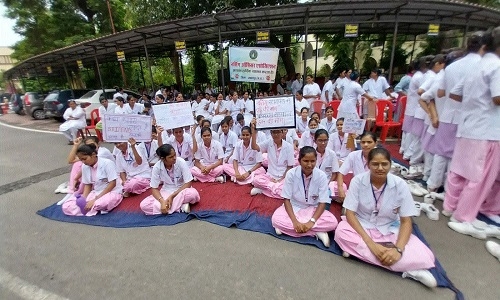 Nurses with Nursing Officer Assn