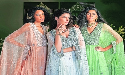 Gendaphool Trunk Show at Hotel Centre Point - Vimarsana News