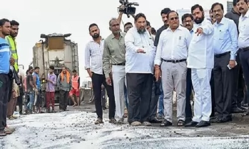 Mah CM inspects roads in Thane - Vimarsana News