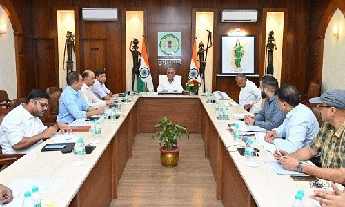 Baghel instructs officials to repair roads after monsoon - Vimarsana News